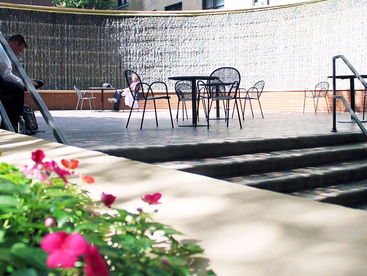 E 47th between 2nd and 3rd Avenues