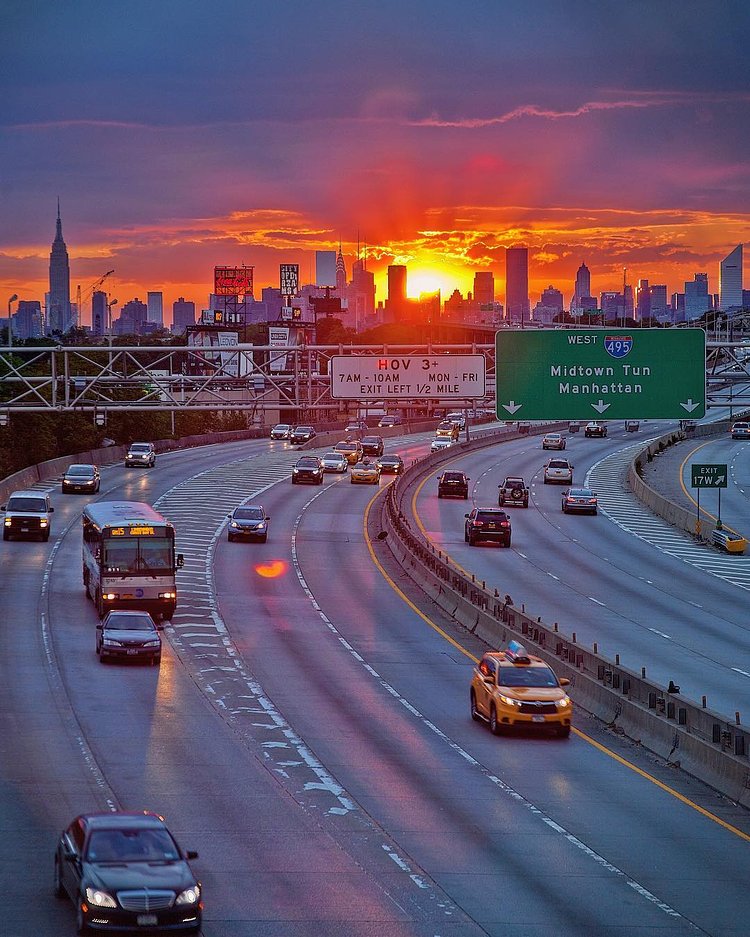 Monday's fire like #sunset to match our rise temps and heat wave we have on going in NYC. Hoping everyone is keeping cool.... Gonna try to ride this our without turning on the AC 😜😜 ----------------------------------------------------- •
•
•
•
•
•
•
•
•
•
•  #newyorkcity #nyc #nycprimeshot #nycprime_ladies #usaprimeshot #what_i_saw_in_nyc #newyork_instagram #icapture_nyc #city_of_newyork #Made_In_NY #ig_nycity #ig_unitedstates #ig_all_americas #just_newyork #TeamCanon #agameoftones #MoodyGrams #heatercentral #topnewyorkphoto #ig_worldclub #watchthisinstagood #instagoodmyphoto #itsamazingoutthere #weekly_feature #nyloveyou #featuremeinstagood #nbc4ny #abc7ny #fox5ny