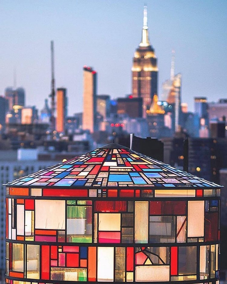 New York, New York. Photo via @beholdingeye #viewingnyc #nyc #newyorkcity #newyork #tomfruin #tomfruinwatertower
