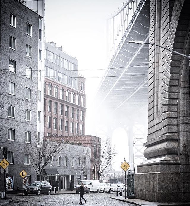 Dumbo, Brooklyn. Photo via @bklyn_block #viewingnyc #newyork #newyorkcity #nyc #manhattanbridge #dumbo
