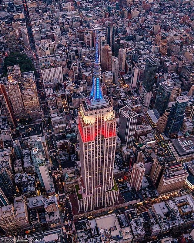 Photo via @marcodegennarophotos 
#viewingnyc