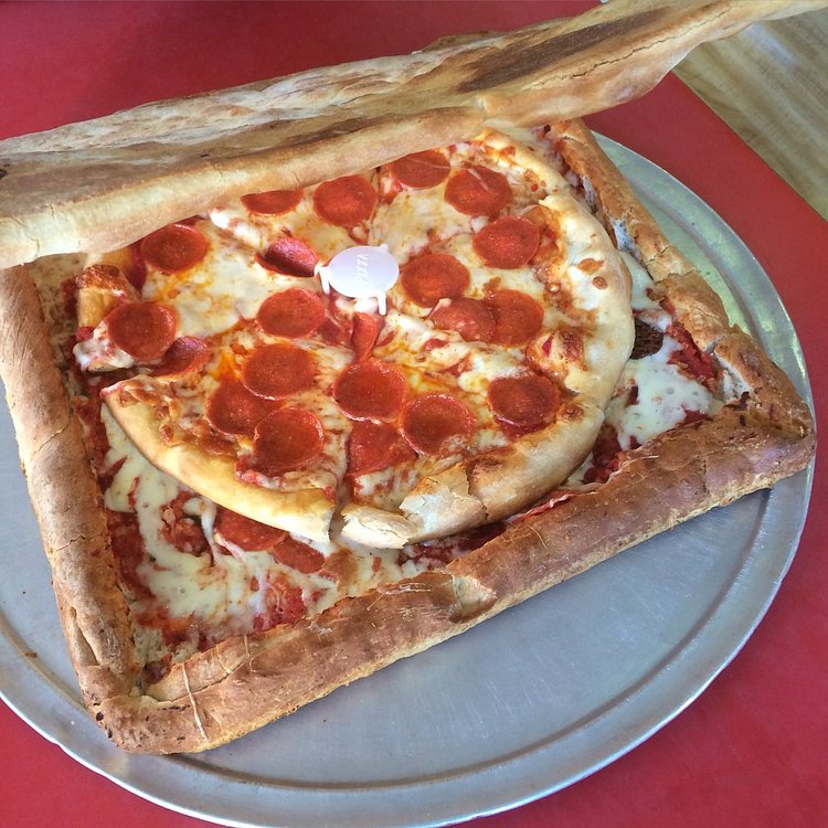 Introducing The PIZZA BOX PIZZA! A pizza box made entirely out of pizza! No waste, 100% pizza and 100% delicious. https://t.co/2KxxndlK4Z