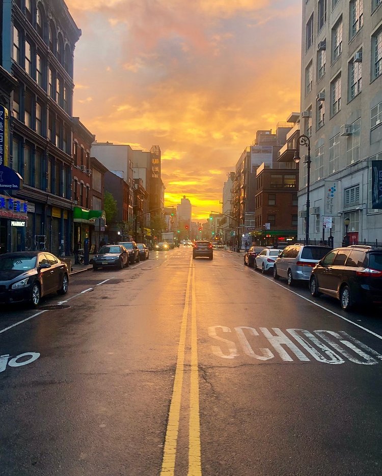 Sunset in Chinatown, Manhattan. Photo via @coneybeare #viewingnyc #nyc #newyork #newyorkcity #sunset