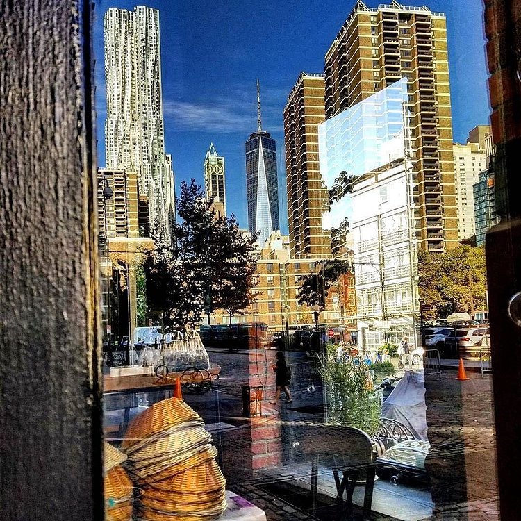 New York, New York. Photo via @qwqw7575 #viewingnyc #newyorkcity #newyork #nyc