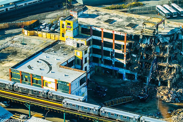 5PTZ being demolished.