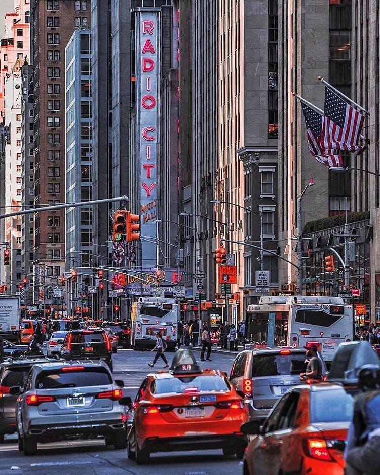 6th Avenue, Manhattan, New York.