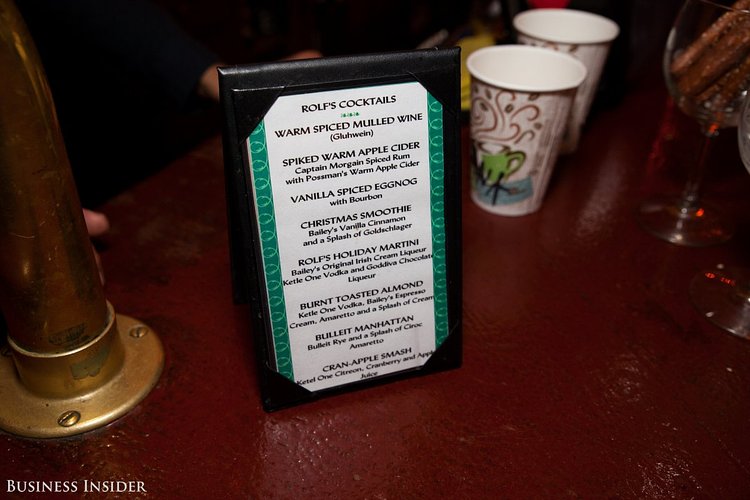 Special Christmas-themed cocktails, including spiced eggnog and mulled wine, are served throughout the season.