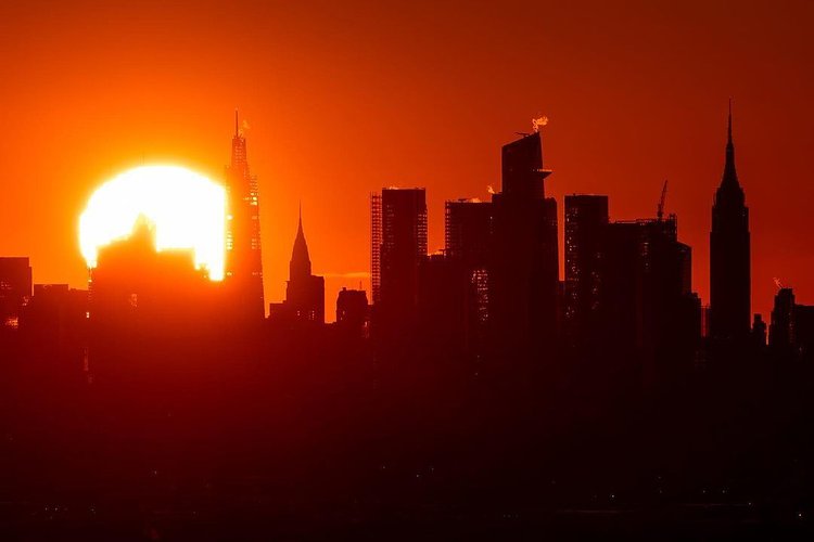 Sunrise over Midtown Manhattan, New York
