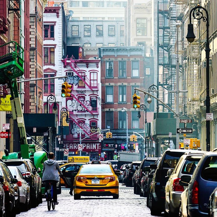 Classy SoHo, messy Canal Street and that gorgeous light
#nyc #manhattan #newyorkcity #ny #nature #centralpark #beatiful #timessquare #brooklynbridge #ньюйорк #сша #природа #манхэттенv #dumbo #sunset #coneyisland #закат #iloveny