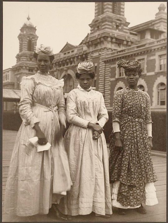 Three women from Guadeloupe. Portraits for Ellis Island.