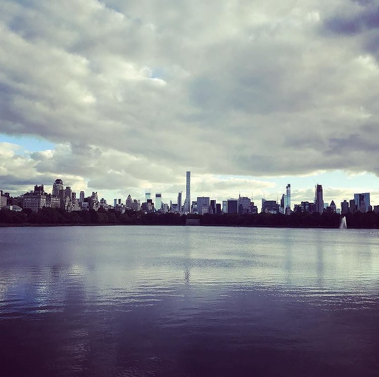 Jacqueline Kennedy Onassis Reservoir, Central Park, New York. Photo via @jxchen_ #viewingnyc #newyorkcity #newyork