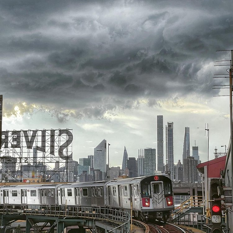 7 Train, Long Island City, Queens