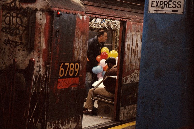 Balloons in the Subway, Frank Horvat, 1984