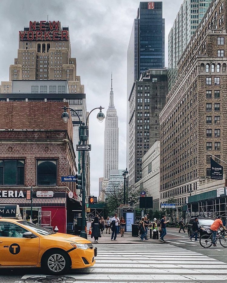 Hell’s Kitchen, Manhattan. Photo via @iwyndt #viewingnyc #newyork #newyorkcity #nyc #empirestatebuilding