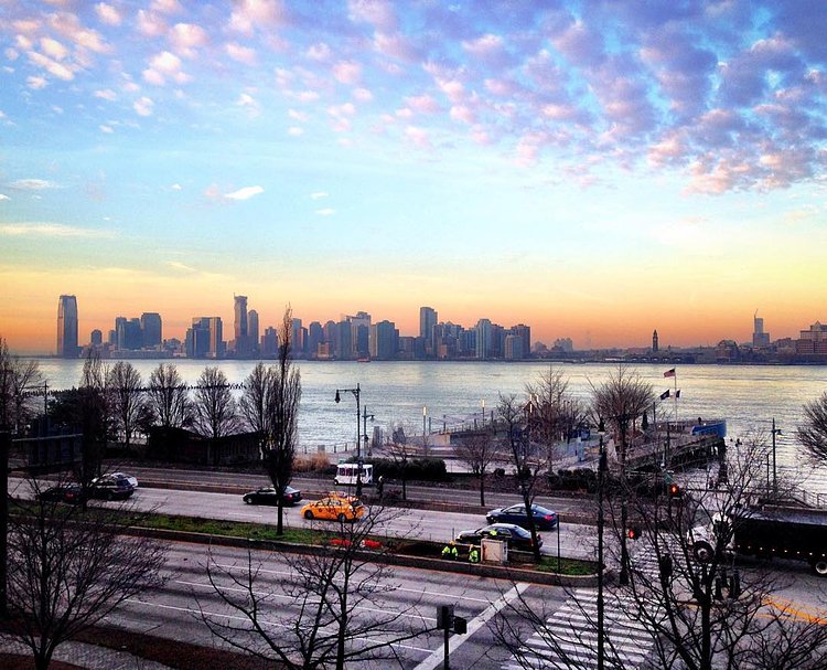 Surreal light this crisp morn lighting up the Hudson, happy Friday! X