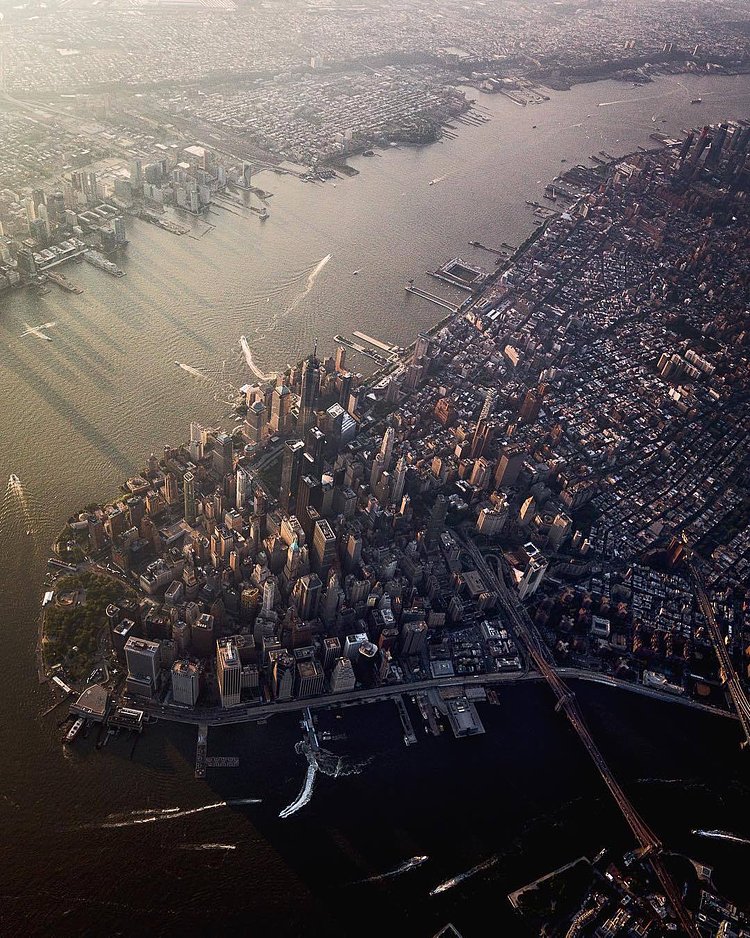 New York, New York. Photo via @beholdingeye #newyork #newyorkcity #nyc #viewingnyc