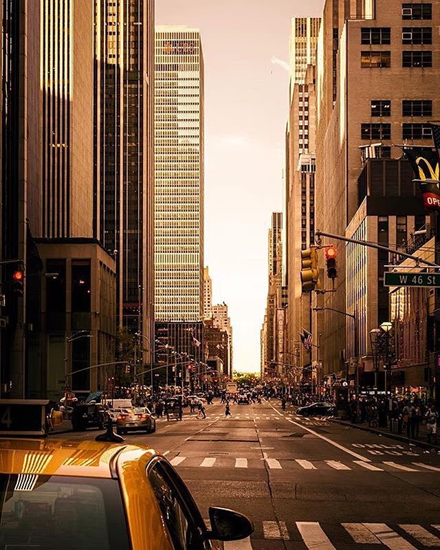 6th Avenue, New York, New York. Photo via @charlie.rocks.visuals #viewingnyc #newyork #newyorkcity #nyc
