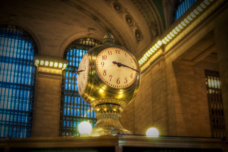 The Clock in Grand Central | This picture is pretty likely thousand times taken. But every time, when I'm in New York, I love to go to the Grand Central Station and enjoy this huge hall with all this nice and tiny ornaments. Hope you can feel a bit of this atmosphere in the photo.

For the story &amp; technique behind this shot, please visit my blog: <a href="http://www.werner-kunz.com/world/2010/03/grand-central-terminal-in-new-york/" rel="nofollow">www.werner-kunz.com/world/2010/03/grand-central-terminal-...</a>

!!! creative commons: Feel free to use photos with credits and links. For commercial use, please contact me on my website and we will find an agreement for the permission!!!