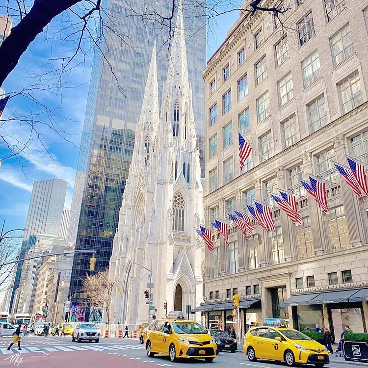 5th Avenue and St. Patricks Cathedral