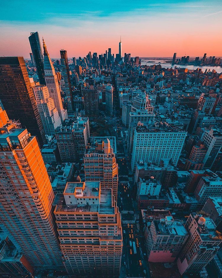 New York, New York. Photo via @theamazingknight #viewingnyc #newyork #newyorkcity #nyc