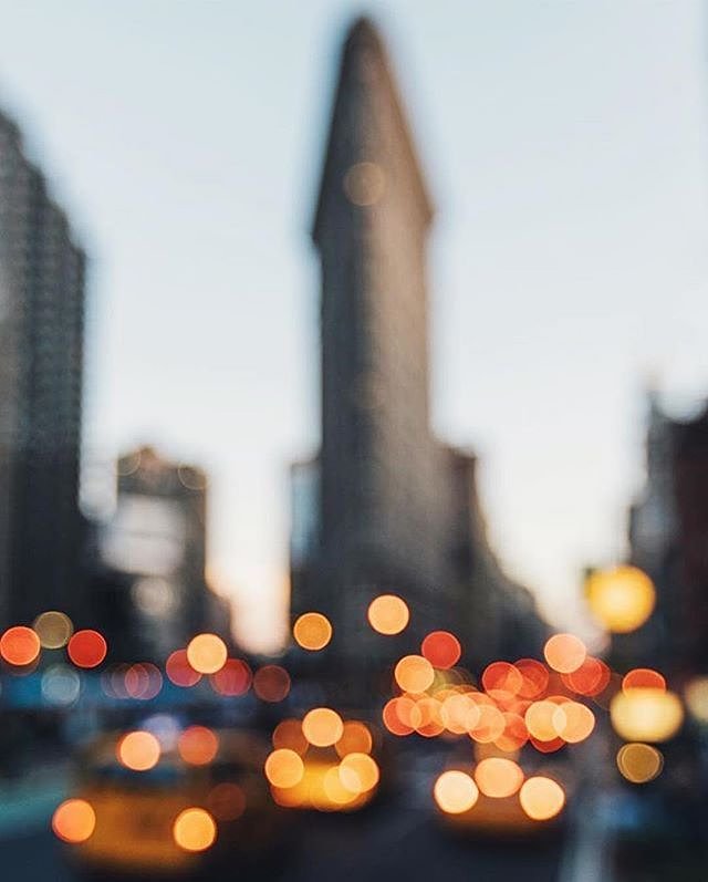 Flatiron Building, New York, New York. Photo via @sorgentegroupofamerica #viewingnyc #newyork #newyorkcity #nyc