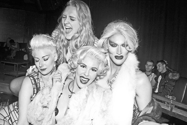 Hart, Cheno Pinter, Evans, and Beverly Sage gather for a cuddle.