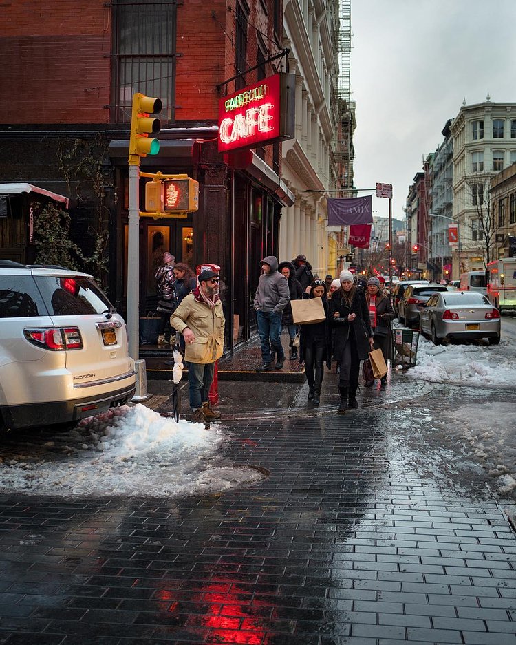Waiting
NYC

#leicaq #leica 
#leicacamerausa #leicacamera 
#leicacraft 
#ライカ #ライカq #ライカを愛でる会

#manhattan #soho 
#nyc #newyork 
#what_i_saw_in_nyc #newyork_instagram
#뉴욕 #맨해튼
#纽约 #曼哈顿 
#マンハッタン #ニューヨーク 
#newyorklike 
#写真好きな人と繋がりたい
#ファインダー越しの私の世界

#igdaily #igworldclub  #artofvisuals 
#visualarchitects #fatalframes #instagood