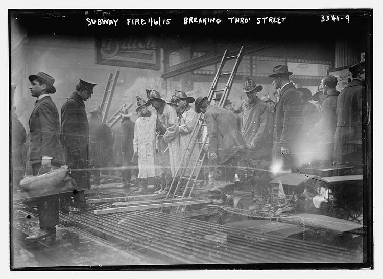 Subway Fire 1/6/15 Breaking Thro' Street