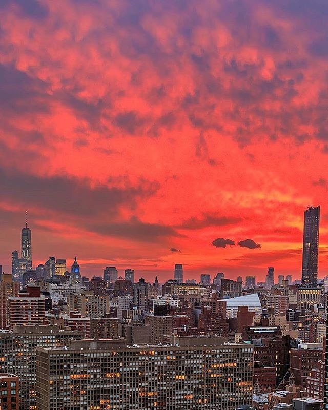New York, New York. Photo via @killahwave #viewingnyc #newyork #newyorkcity #nyc #sunset
