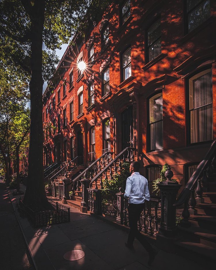 Guided by the light.
.
—•—•—•—•—•—•—•—•—•—•—•—•—•—•—•—
.
#NYC #newyorkcity #manhattan #ig_nycity #gf_nyc #cbviews #igersofnyc #nbc4ny #icapture_nyc #ig_worldclub #ig_mood #instagood #EmpireStateOfMind #exploringtheglobe #beautifuldestinations #thisisnewyorkcity #what_i_saw_in_nyc #topnewyorkphoto #canonbringit #nyc_community #seeyourcity #fox5ny #abc7ny #discovernewyork #loves_nyc #nypostny #whplocallegends
.
—•—•—•—•—•—•—•—•—•—•—•—•—•—•—•—