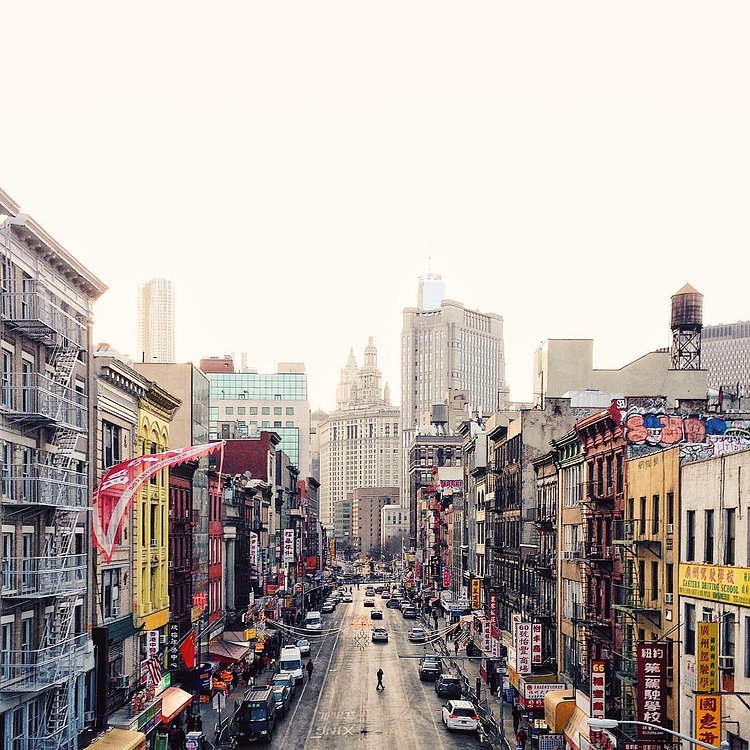 COLLAB
⠀
Here is a collaboration between me and my friend Paola⠀
Shot by @monaris_
Edit by @rastelling
⠀
Every time I fancy wonderful stories observing the great scenes immortalized by Paola's street photography. 
In this picture I imagined a warm day in #nyc colorful like my Italy but in a different, architectural, metropolitan style. ⠀

#shotoniphone #editwithmyphone