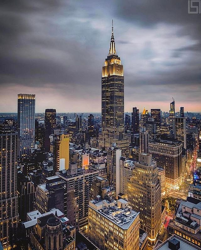 Photo via @beholdingeye 
#viewingnyc
