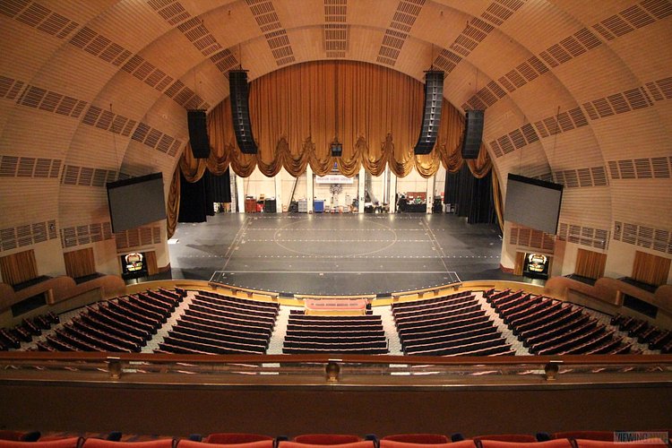 View From Upper Deck | Built in 1932, Radio City Music Hall is a prime example of art deco architectural style that has withstood the test of time. With tons of gold, reflective surfaces and geometric design, walking through the venue is a bit like stepping back in time. Most of the fixtures, furniture and ornamentation are original, and any replacements are exact replicas of how the theater looked 80 years ago.

Read more here: <a href="https://viewing.nyc/i-braved-a-walkthrough-of-radio-city-music-hall-meant-for-tourists/" rel="nofollow">viewing.nyc/i-braved-a-walkthrough-of-radio-city-music-ha...</a>