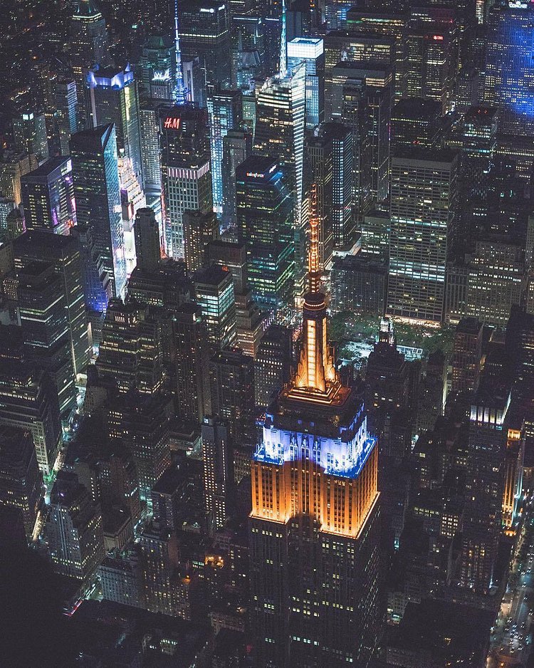 Empire State Building, New York, New York. Photo via @flynyon #viewingnyc #nyc #newyork #newyorkcity #empirestatebuilding
