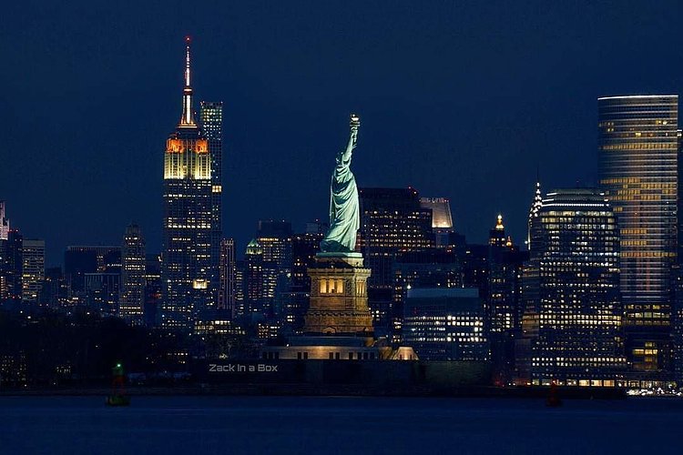 Photo via @zackinabox_ 
#viewingnyc