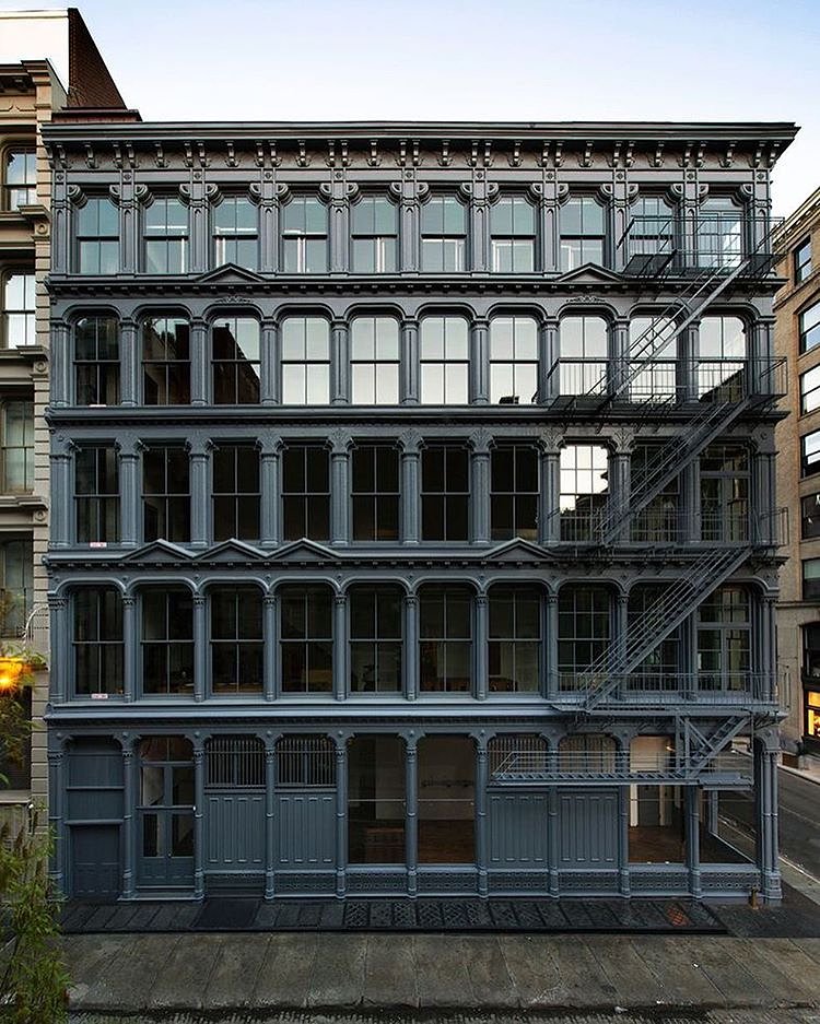 Donald Judd building
101 Spring St, SoHo
#NYC #architecture #architectureporn #archidaily #archilovers #instarchitecture #soho #nycarchitecture #donaldjudd