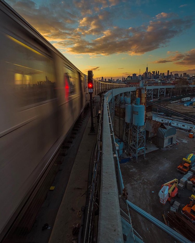 Be safe out there everybody. Your life and freedom are worth more than a million likes on Instagram.
✨✌🏼️✨
Camera: Nikon D7200
Lens: Nikkor 10-24 @ 10mm
ISO: 100
Aperture: F16
Exposure: 1/20s
NEF (RAW) format
Post-processing/Edit: Lightroom, PS Mobile, Snapseed
✨🌇✨🌆✨🚊✨🌃✨
#sky_sultans #sunset #morandoemnovayork #brooklyn #beautifulsky #bir_dakika #abc7ny #alalamiya #agameoftones #citylife #cloudporn #FatalFrames #createexploretakeover #createcommune #streetdreamsmag #way2ill #wildnewyork #world_shotz #worldbestgram