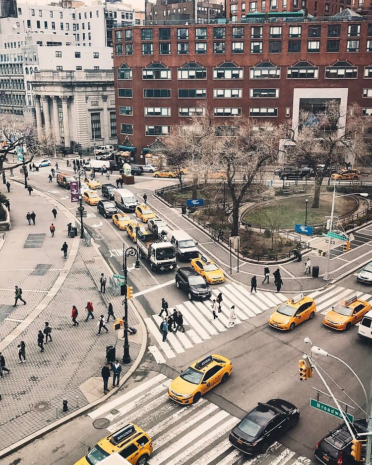 Cloudy, cool morning ⛅️🚕