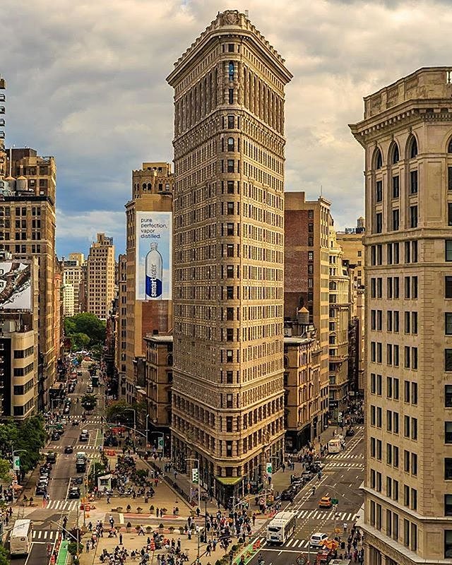 Flatiron Building, New York. Photo via @killahwave #viewingnyc