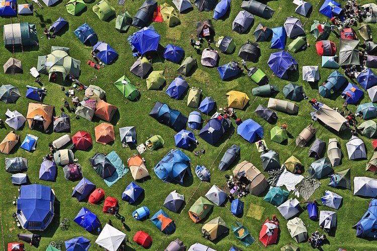 Tent Camp | Luftbild vom Zeltlager im südlichen Olympiapark bei der 34. Jonglerconvention in München im August 2011