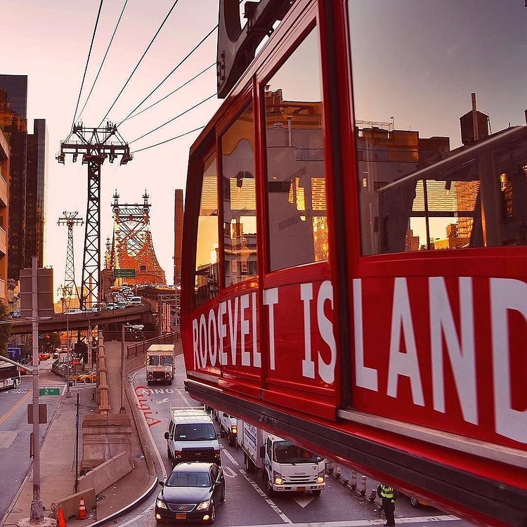 Roosevelt Island Tramway, New York. Photo via @gigi.nyc #viewingnyc #newyorkcity #newyork