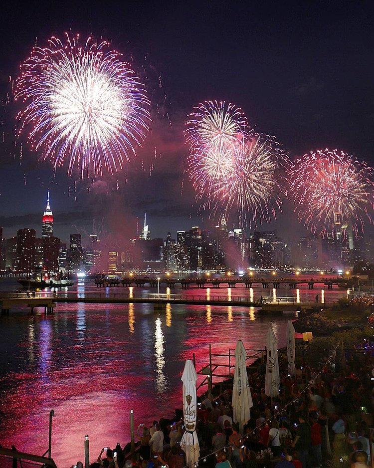 Happy Birthday, America! 🎁  #MacysFireworks #FourthofJuly
