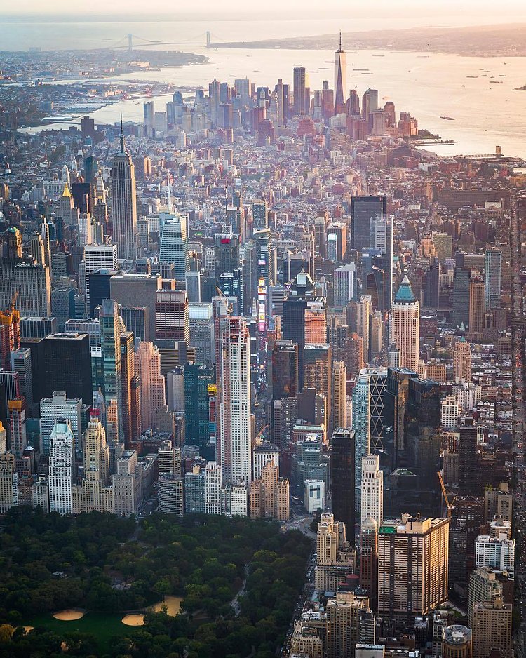 New York, New York. Photo via @evmeyerphoto #viewingnyc #newyork #newyorkcity #nyc