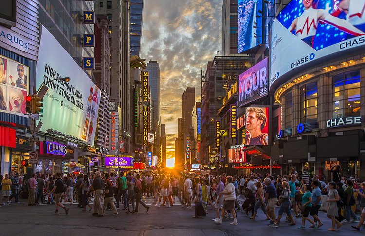 Full sun Manhattanhenge in Times Square 2