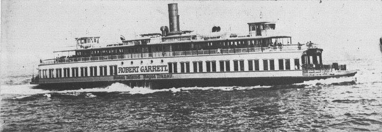 The paddlewheeler Robert Garrett was one of the ferryboats. The Staten Island Rapid Transit Railway operated between St. George and Manhattan when the Island became part of the Greater City of New York in 1898. The city took over ferry operations in 1905.