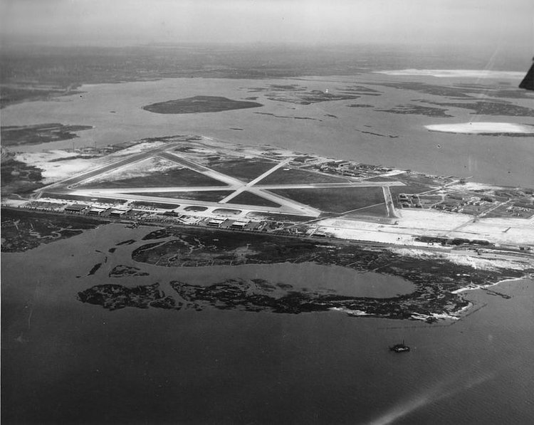Aerial view of Floyd Bennett Field in the 1940s.