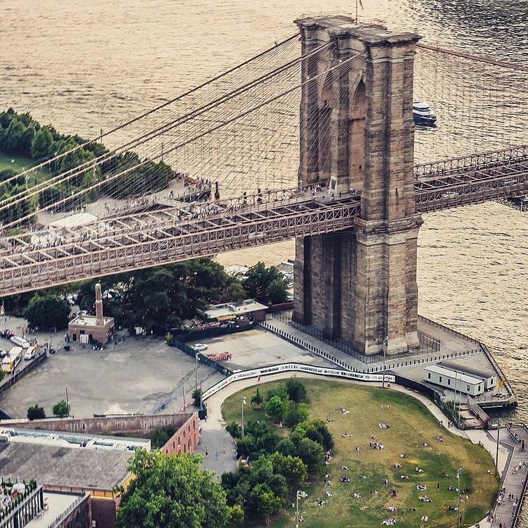 Brooklyn Bridge, Brooklyn.