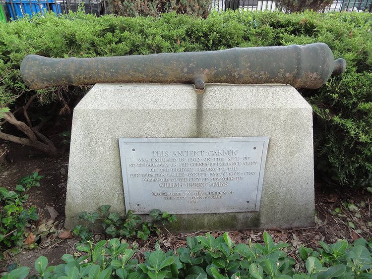 Battery Park Cannon in 2011