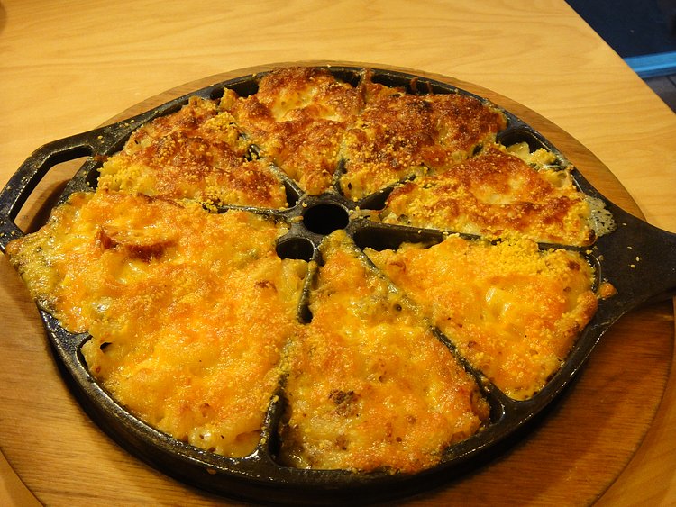 S'MAC - Sarita's Macaroni & Cheese | S'MAC Sampler: All-American, 4 Cheese, Cheeseburger, La Mancha, Cajun, Napoletana, Alpine, Parisienne <a href="http://www.smacnyc.com/" rel="nofollow">www.smacnyc.com/</a>