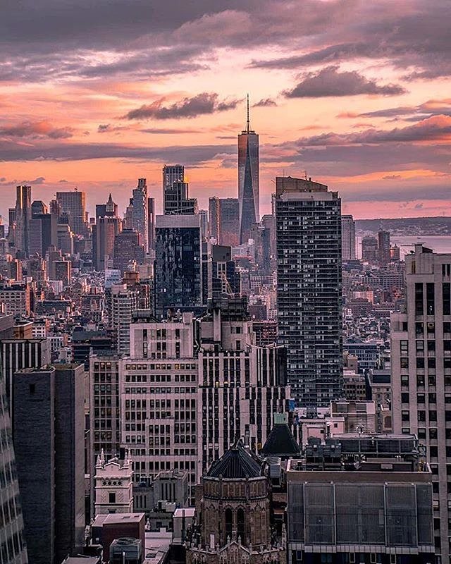 New York, New York. Photo via @newyorkcitykopp #viewingnyc #newyork #newyorkcity #nyc #sunset #skyline
